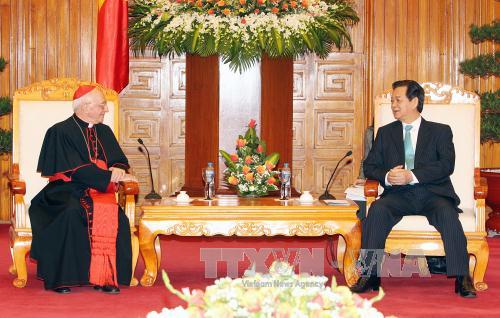 Thủ tướng tiếp Bộ trưởng Truyền giáo Tòa thánh Vatican